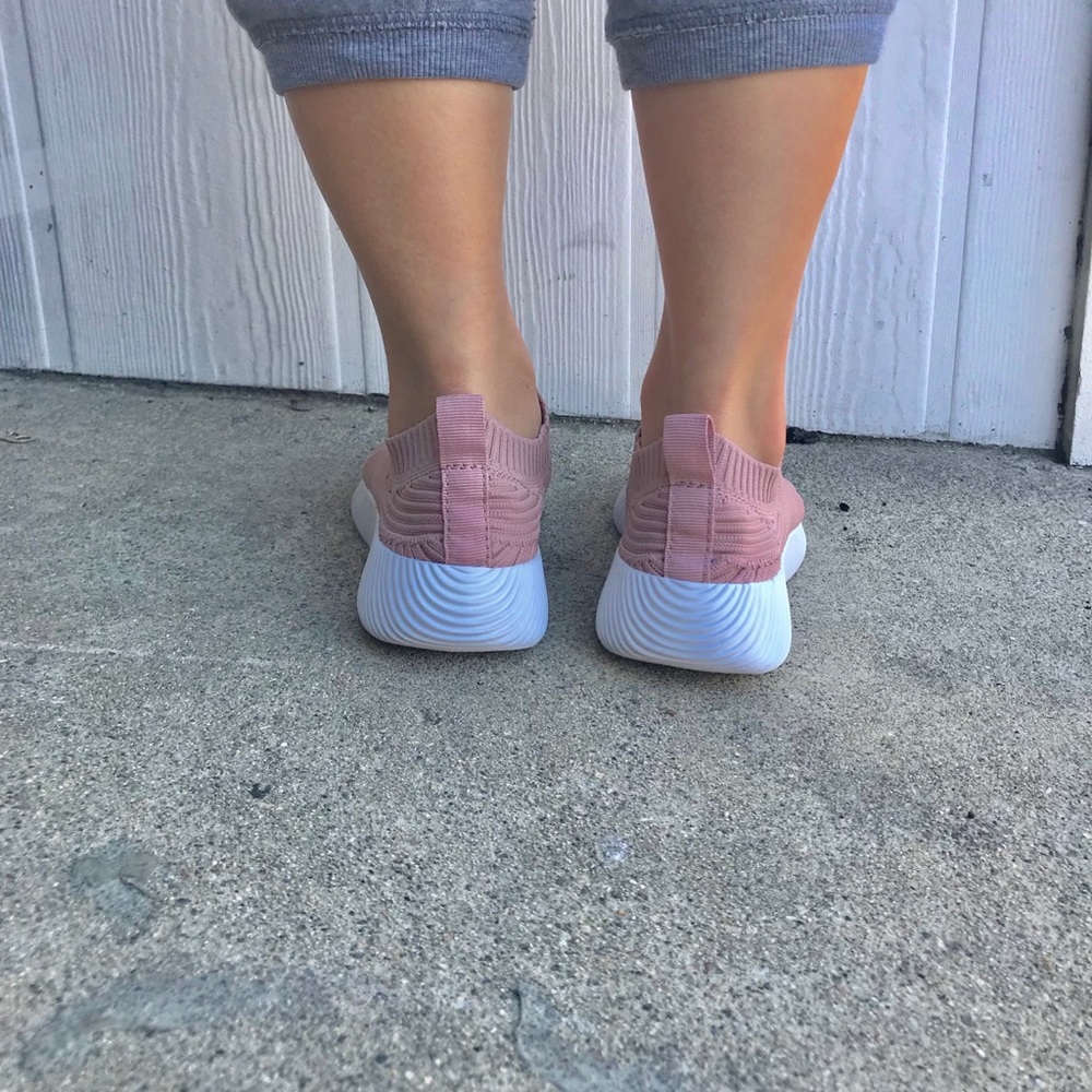 ❗️clearance❗️Light weight fly knit slip on sneaker - Picture 3 of 4